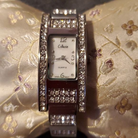 Collezio Rectangular Watch CZ‎ Crystals on a Silver Spring Hinge Bangke Band - Picture 1 of 8